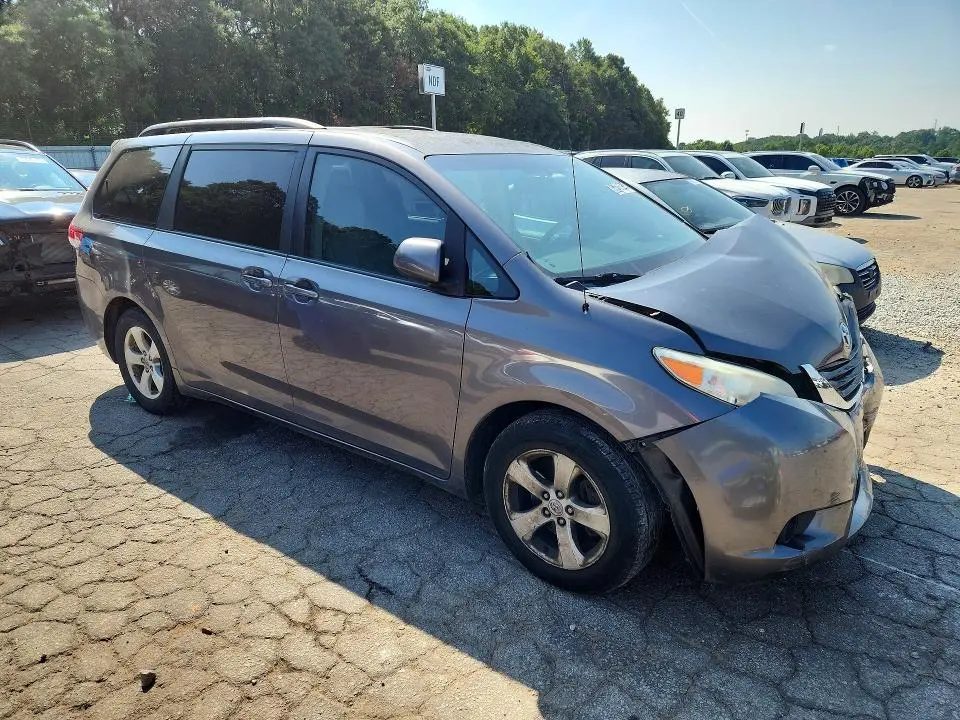 2011 TOYOTA SIENNA LE  