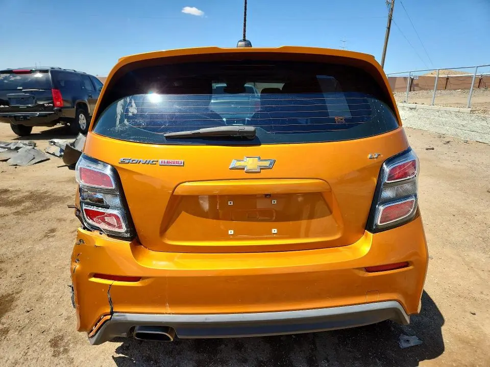 2017 CHEVROLET SONIC LT  
