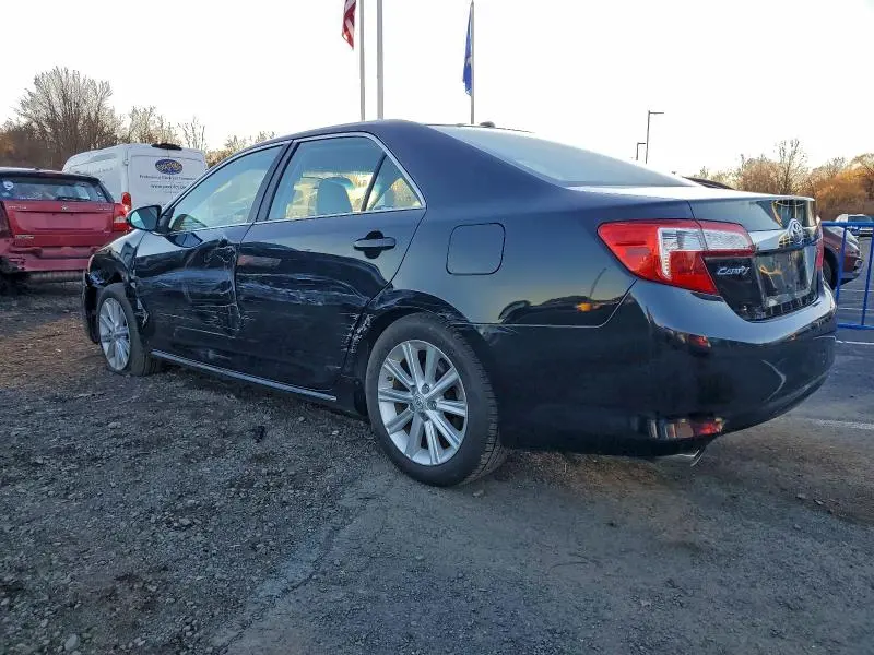 2014 TOYOTA CAMRY SE  