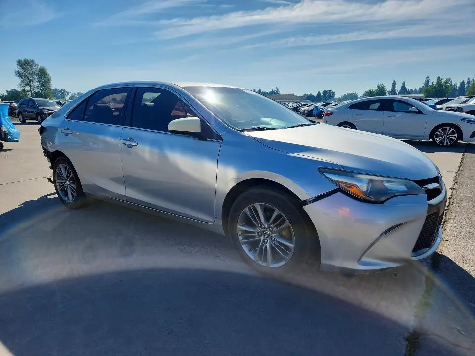 2017 TOYOTA CAMRY SE  