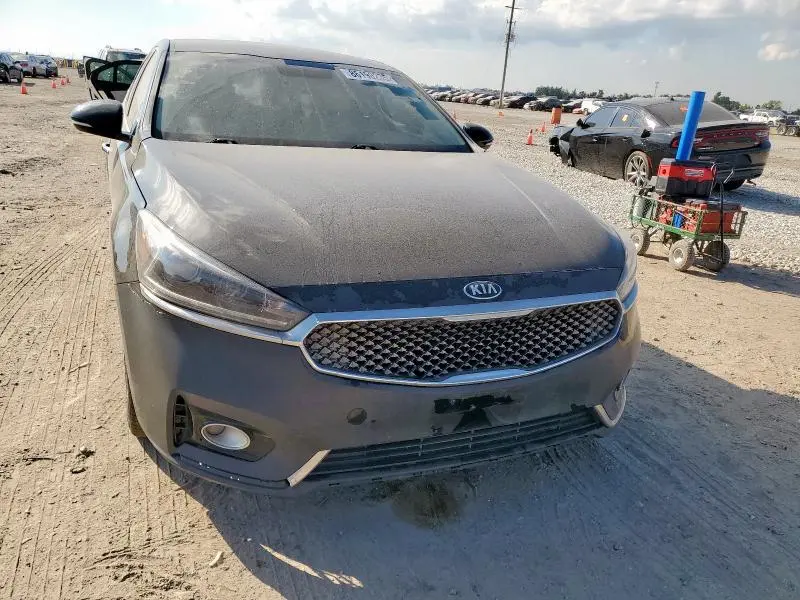 2017 KIA CADENZA PREMIUM  