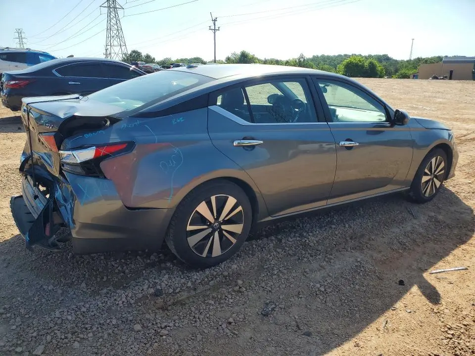 2022 NISSAN ALTIMA SV  