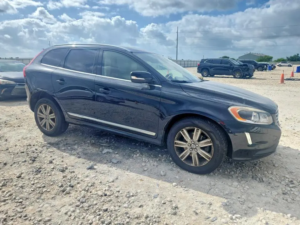 2017 VOLVO XC60 T5 INSCRIPTION  