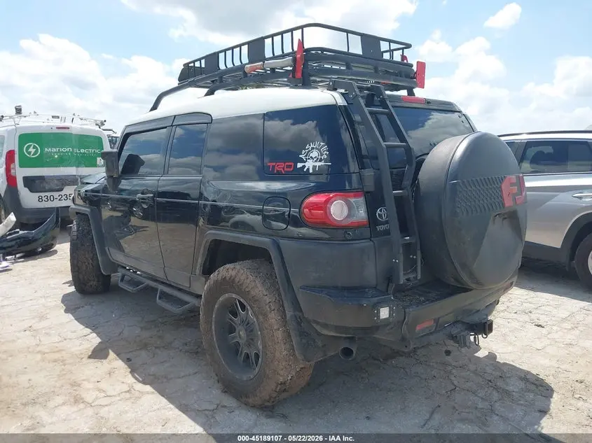 2013 TOYOTA FJ CRUISER  