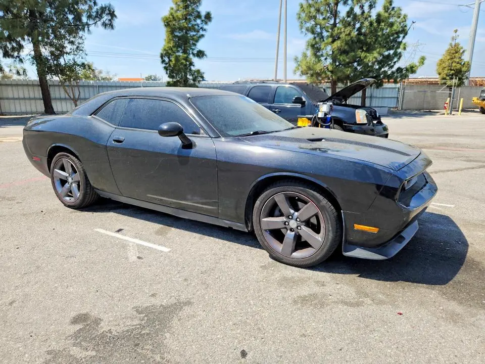2013 DODGE CHALLENGER SXT  