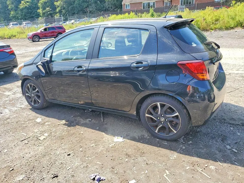 2015 TOYOTA YARIS 5-DOOR SE  
