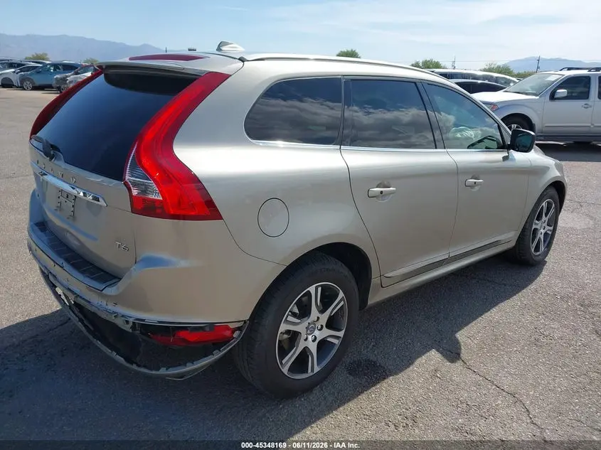 2015 VOLVO XC60 T6
