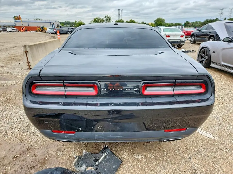 2016 DODGE CHALLENGER SXT  