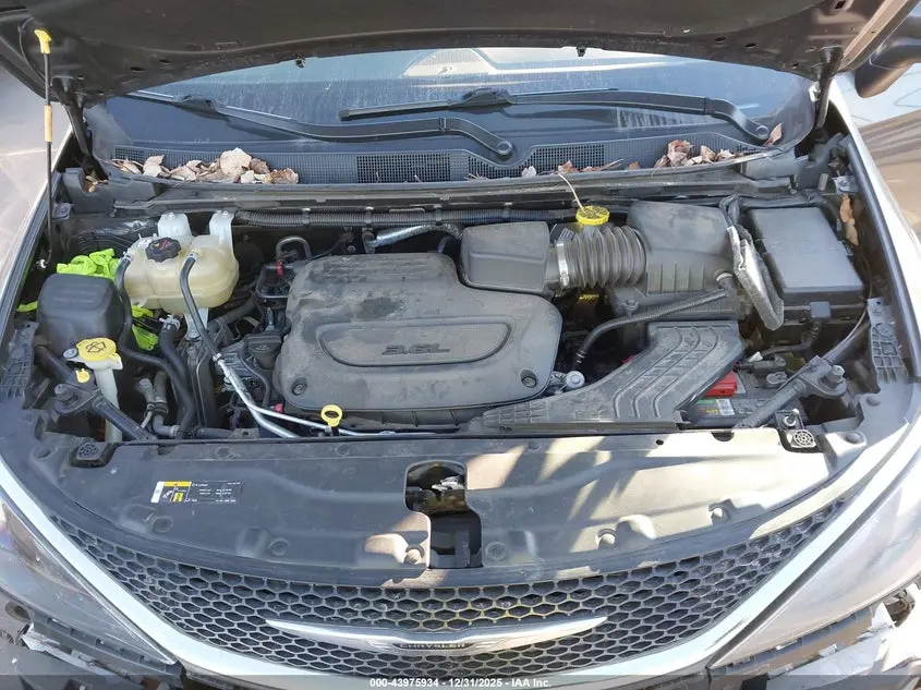 2021 CHRYSLER VOYAGER LX