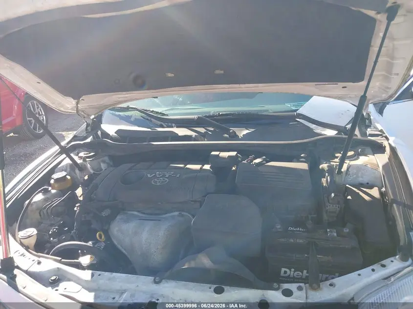 2010 TOYOTA CAMRY LE