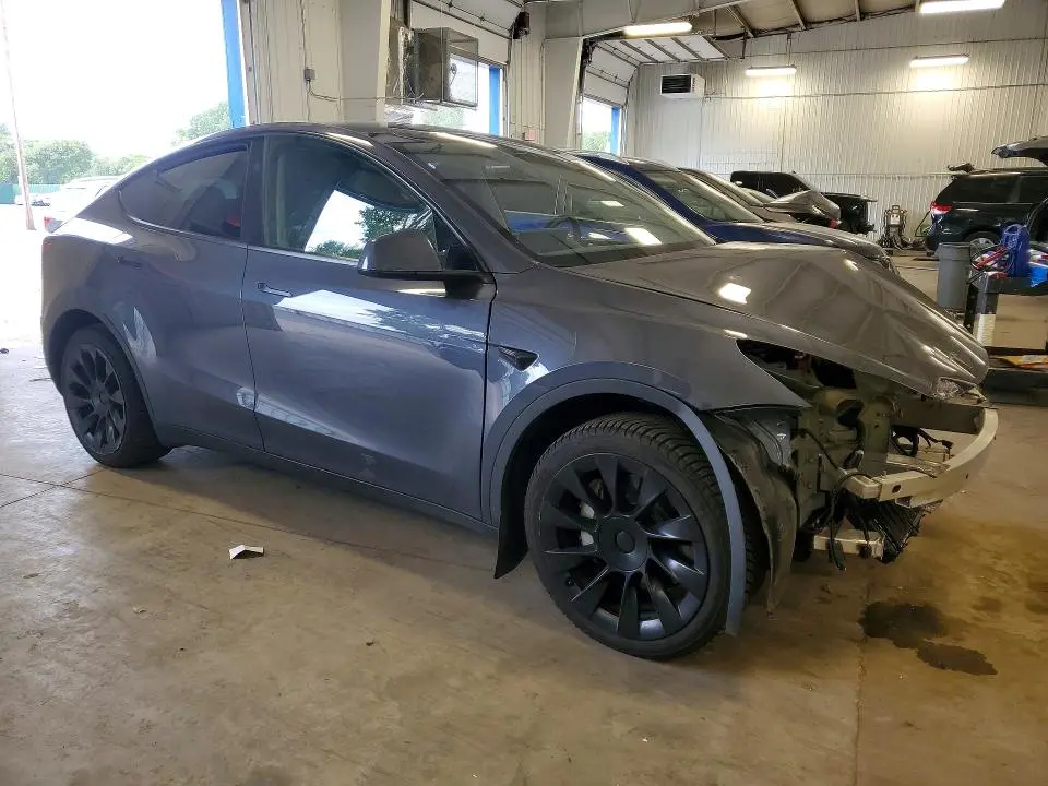 2024 TESLA MODEL Y   