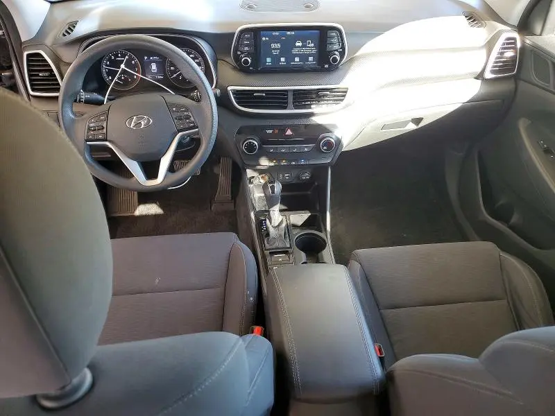 2021 HYUNDAI TUCSON SE  