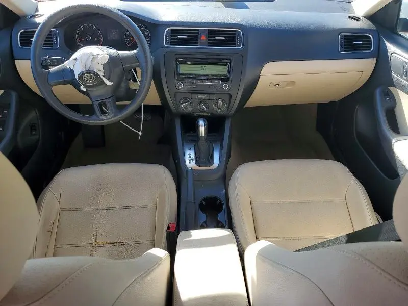 2011 VOLKSWAGEN JETTA SE  