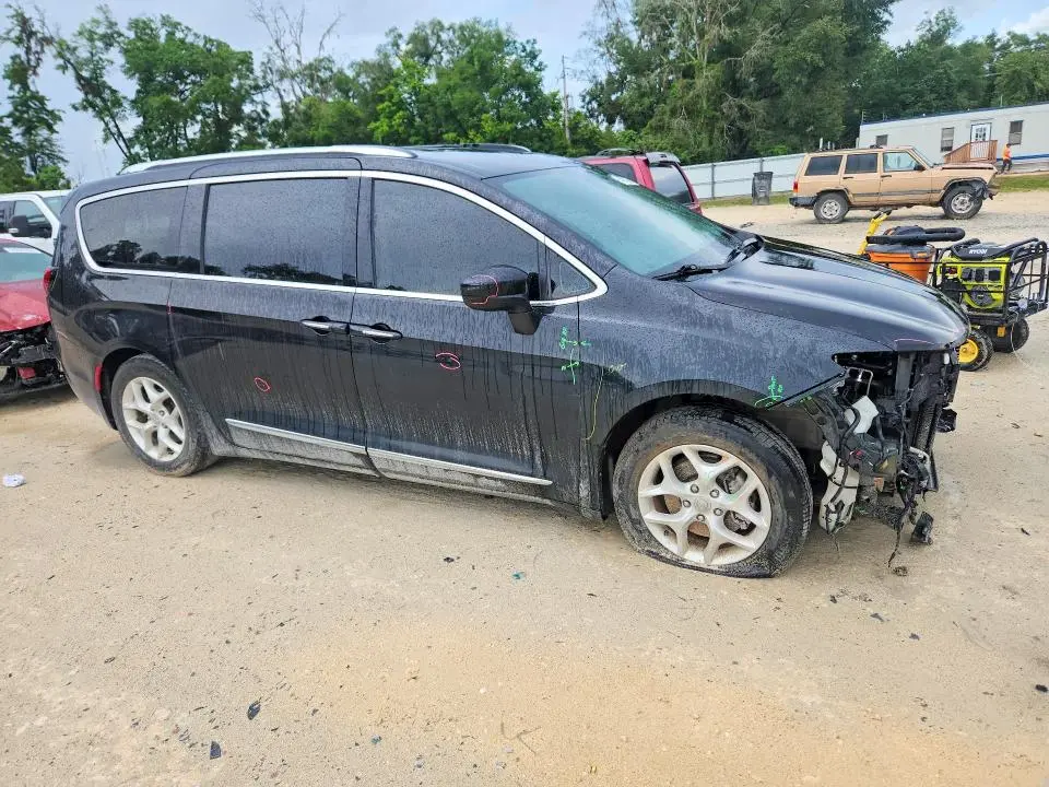 2017 CHRYSLER PACIFICA TOURING L PLUS  