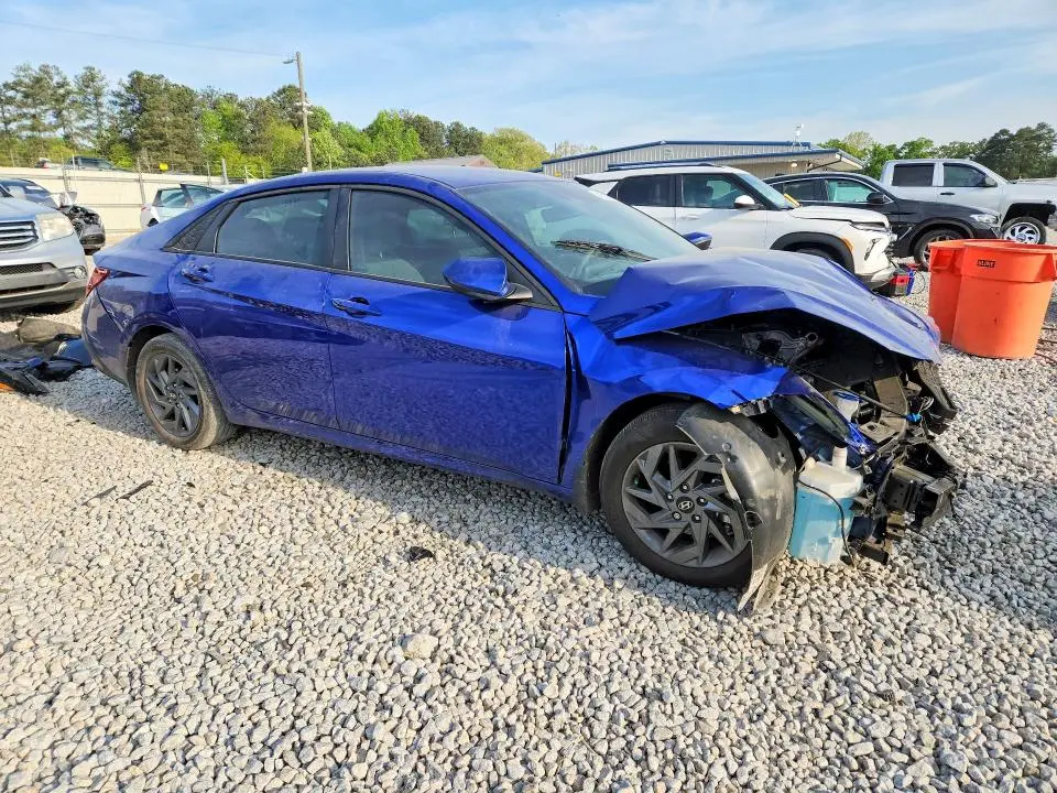 2024 HYUNDAI ELANTRA SEL  