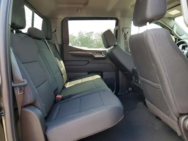 2024 CHEVROLET SILVERADO K1500 LT  