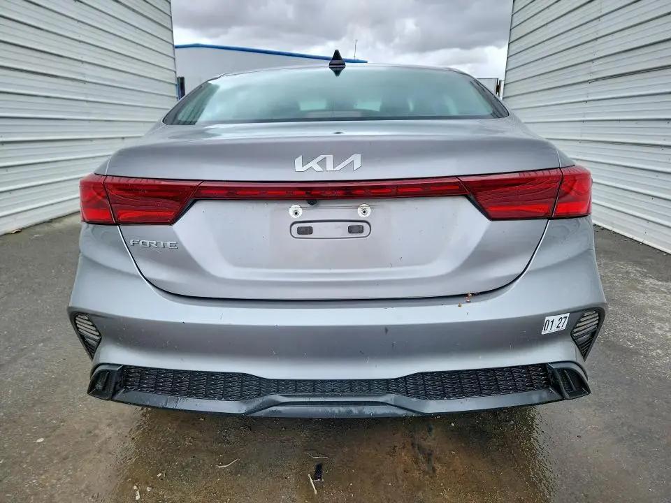 2023 KIA FORTE LXS  