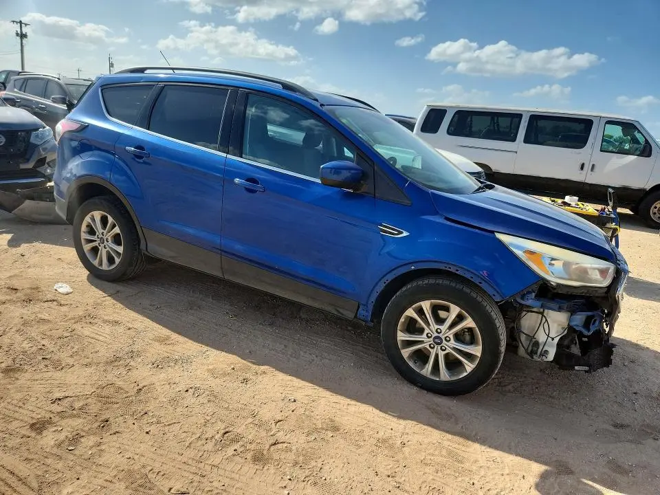2018 FORD ESCAPE SE  