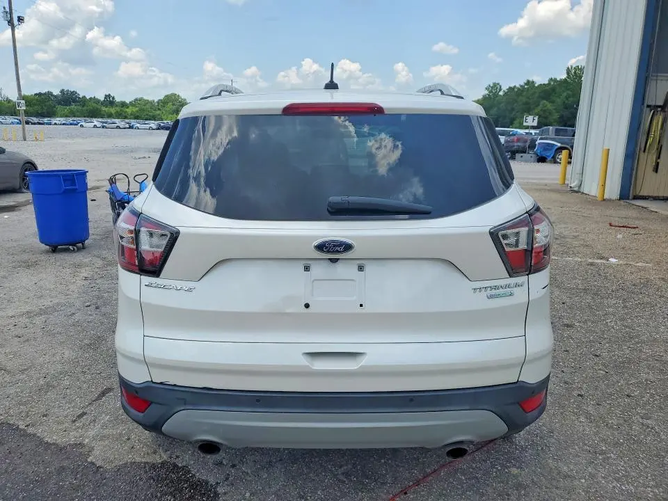 2017 FORD ESCAPE TITANIUM  