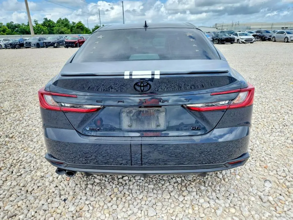 2025 TOYOTA CAMRY SE  