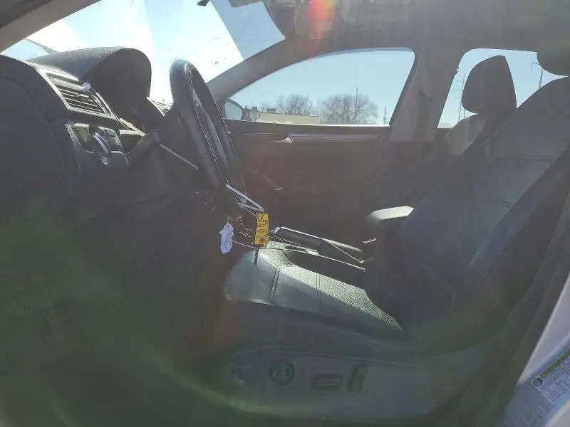 2016 VOLKSWAGEN PASSAT SE  