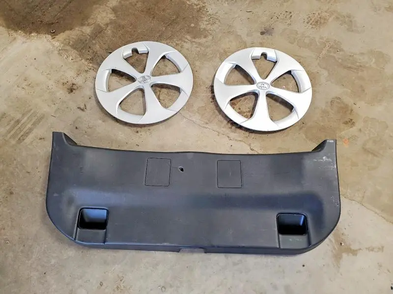 2014 TOYOTA PRIUS THREE  