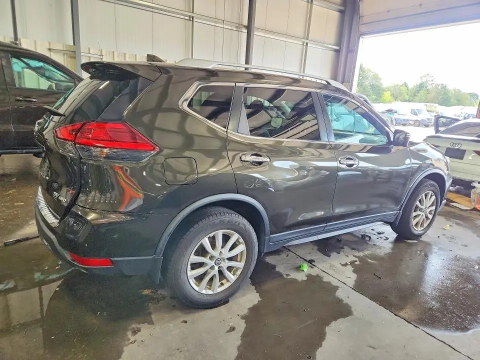 2017 NISSAN ROGUE SV  