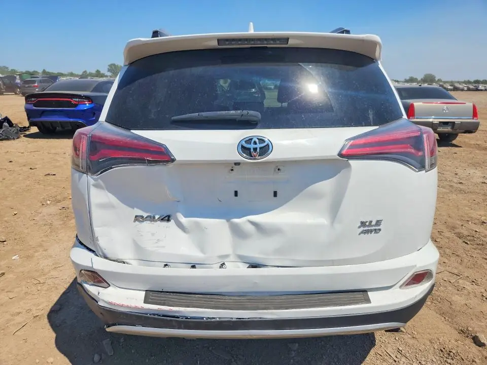 2017 TOYOTA RAV4 XLE  