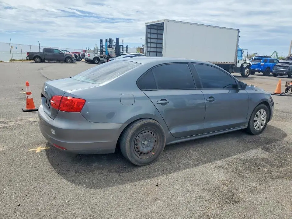 2011 VOLKSWAGEN JETTA BASE  