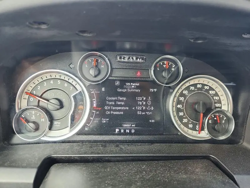 2016 RAM 1500 SLT  