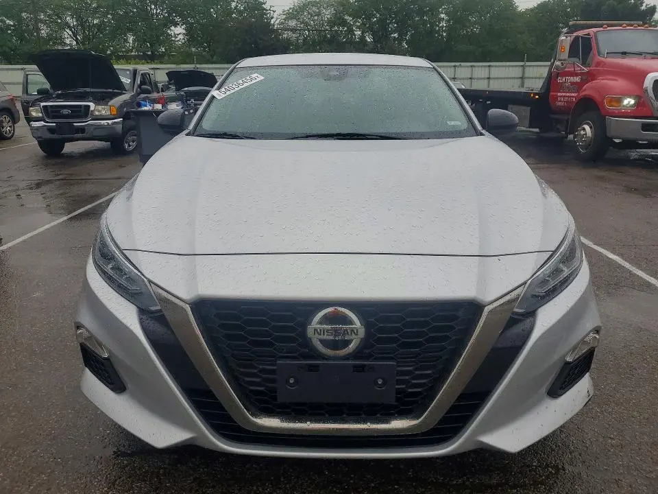 2021 NISSAN ALTIMA SR  