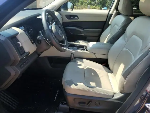 2022 NISSAN PATHFINDER SL  