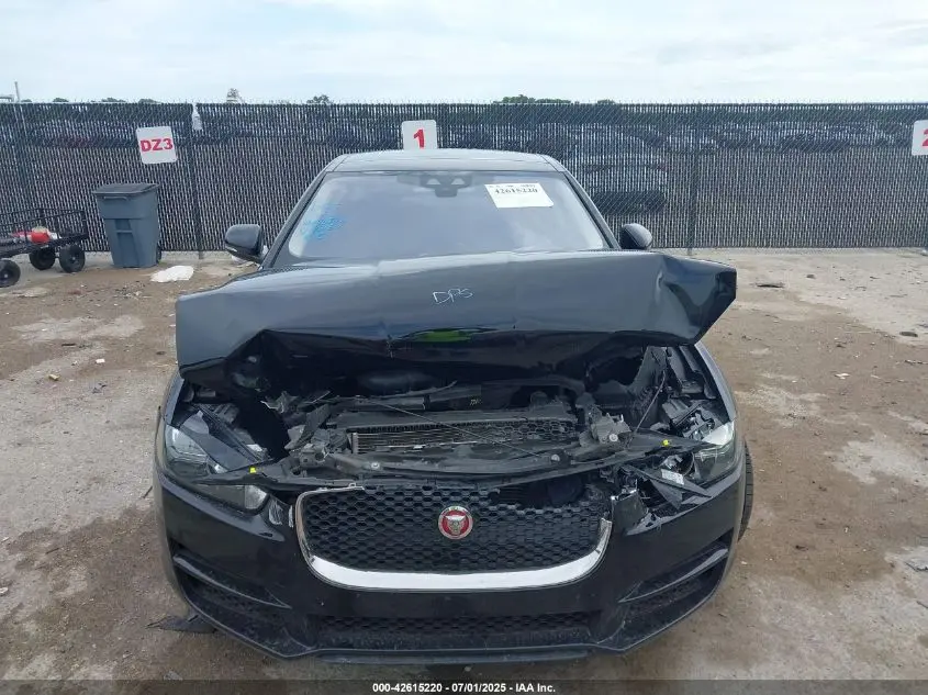 2017 JAGUAR XE 25T