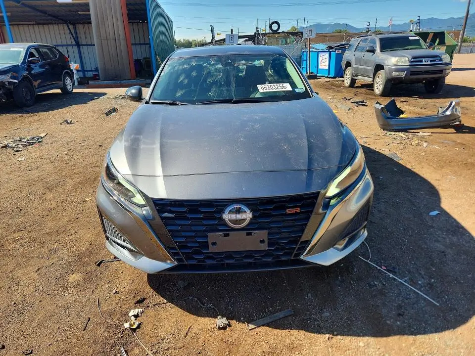 2025 NISSAN ALTIMA SR  