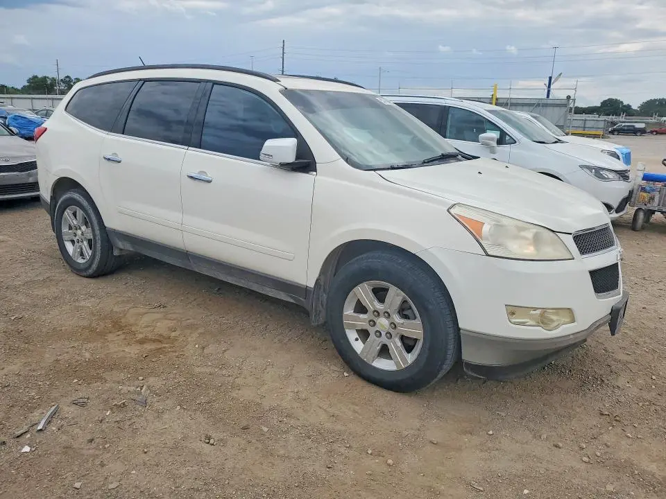 2011 CHEVROLET TRAVERSE LT  