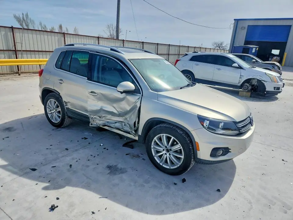 2013 VOLKSWAGEN TIGUAN S  