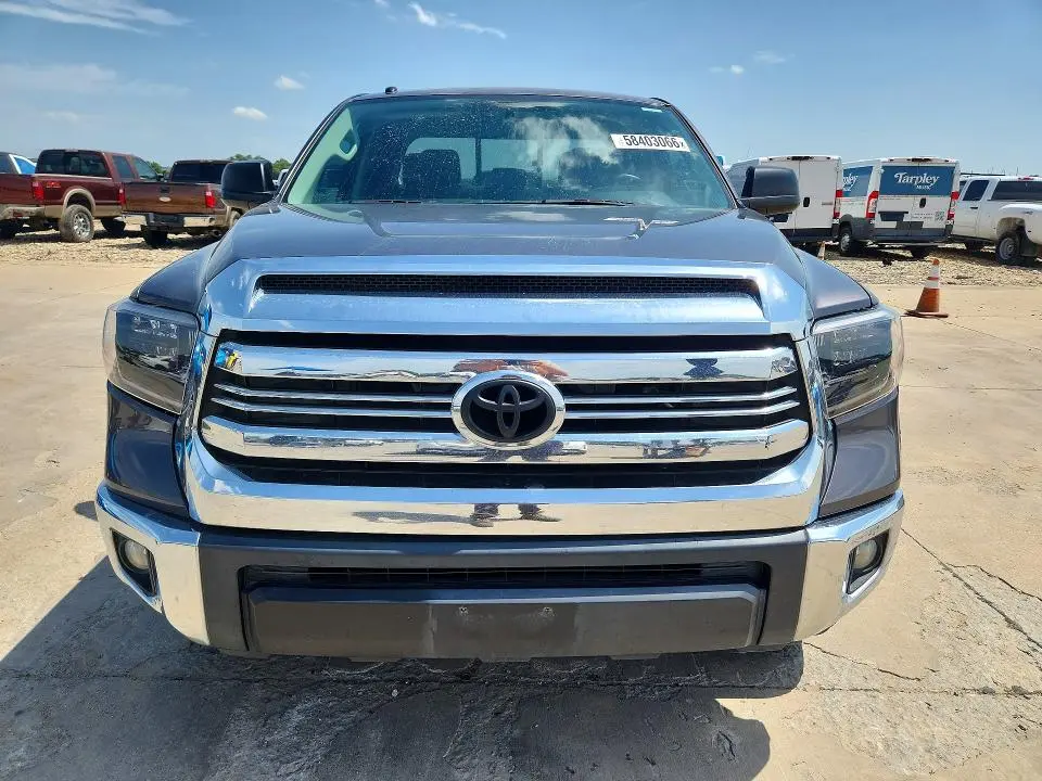 2017 TOYOTA TUNDRA SR5  