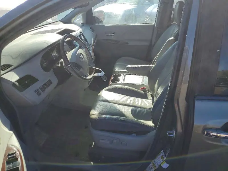 2014 TOYOTA SIENNA LIMITED 7-PASSENGER  