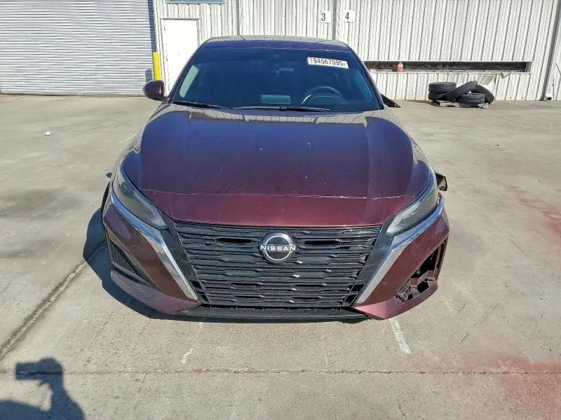 2023 NISSAN ALTIMA SV  