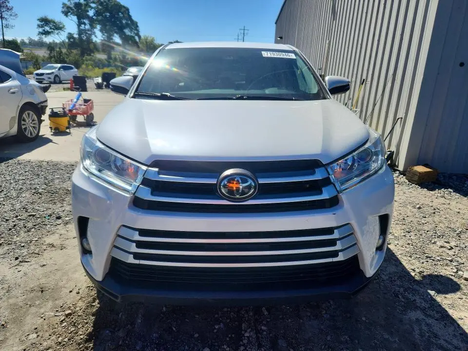 2019 TOYOTA HIGHLANDER LE PLUS  