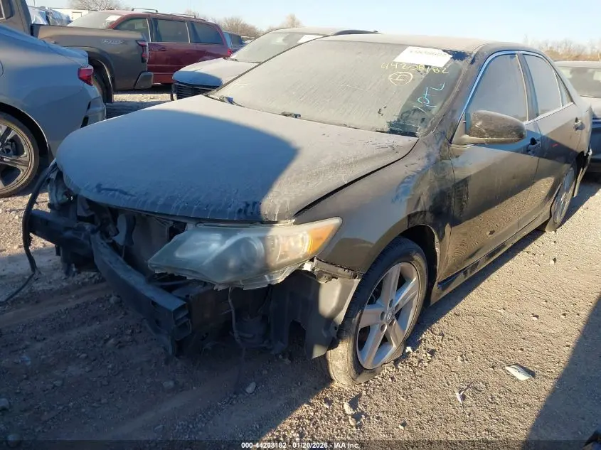 2012 TOYOTA CAMRY SE