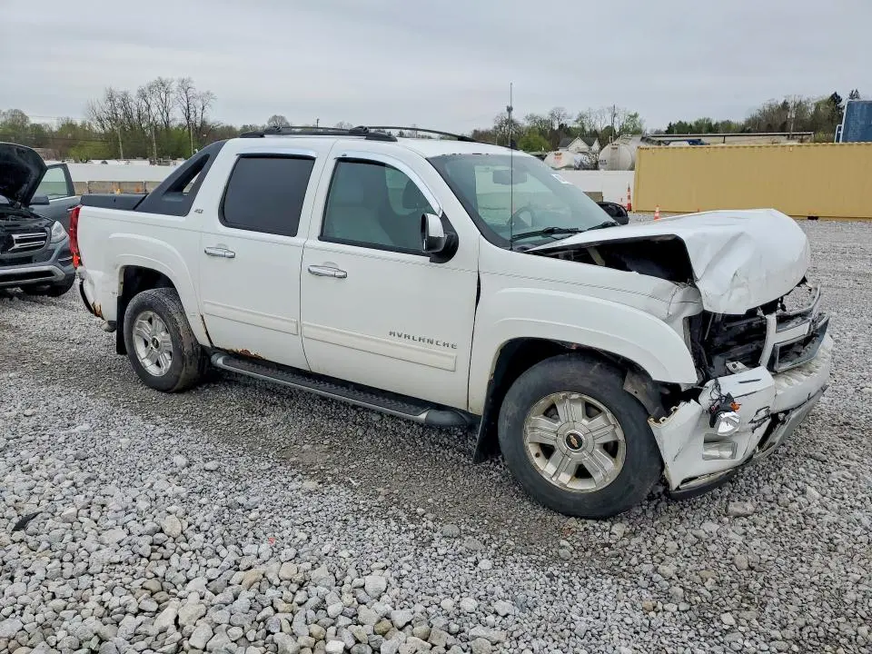 2011 CHEVROLET AVALANCHE LT  