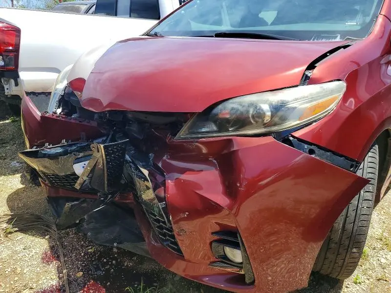 2019 TOYOTA SIENNA SE 8-PASSENGER  