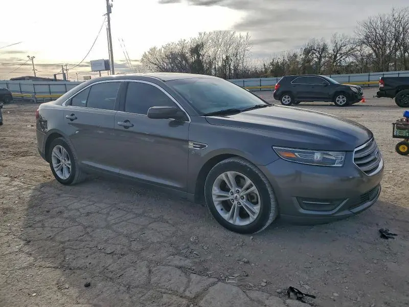 2015 FORD TAURUS SEL  