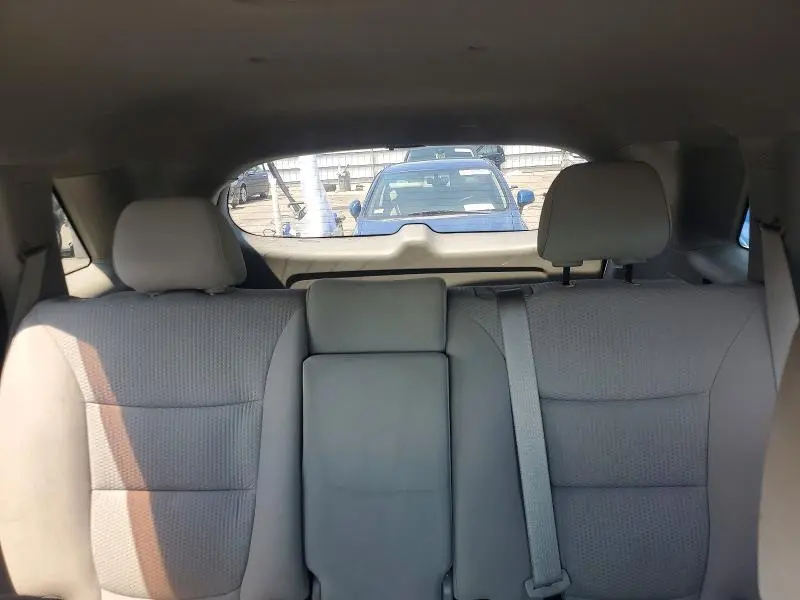 2011 KIA SORENTO LX  
