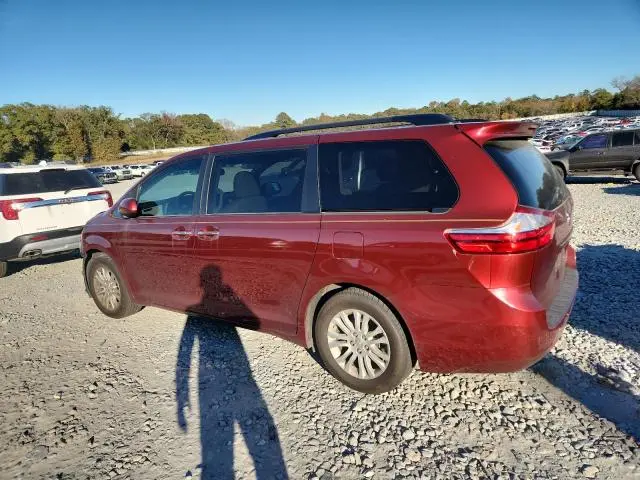 2017 TOYOTA SIENNA XLE  