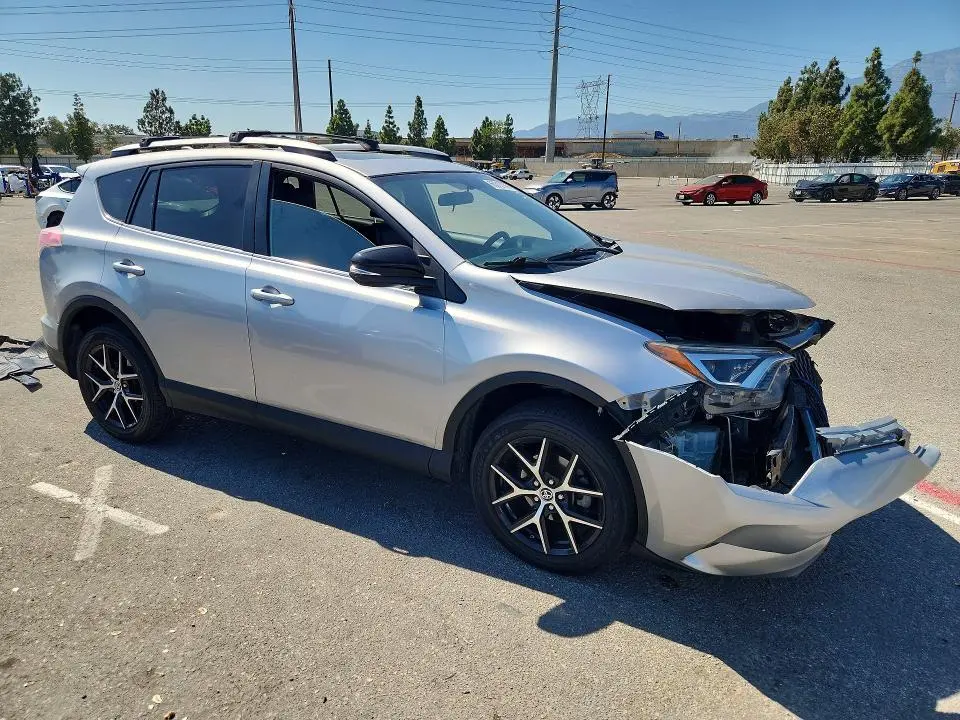 2016 TOYOTA RAV4 SE  