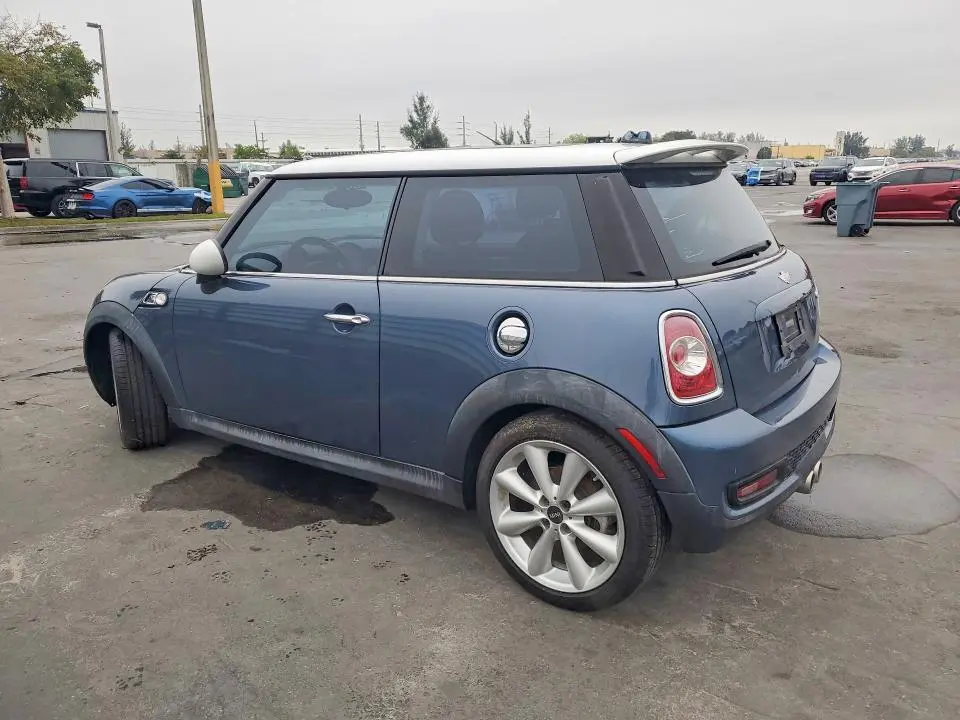 2011 MINI COOPER S  