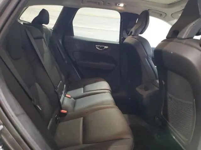 2021 VOLVO XC60 T5 MOMENTUM  