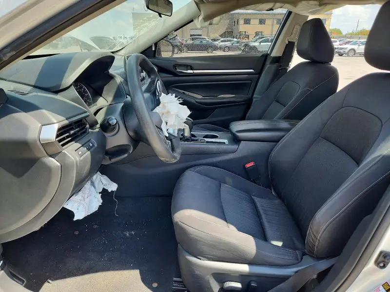 2022 NISSAN ALTIMA SV  